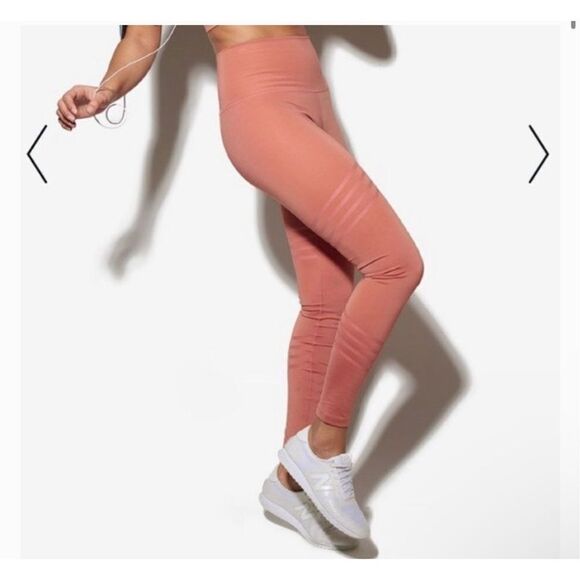 Toned by Ashy Bines 3/4 Leggings with Shiny Stripes - Picture 10 of 11